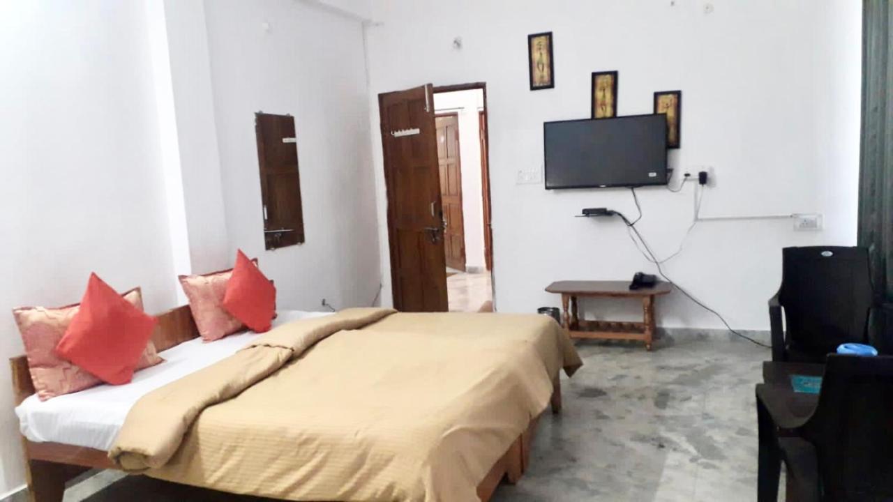 Peacock Hill Homestay Bhopal Bagian luar foto